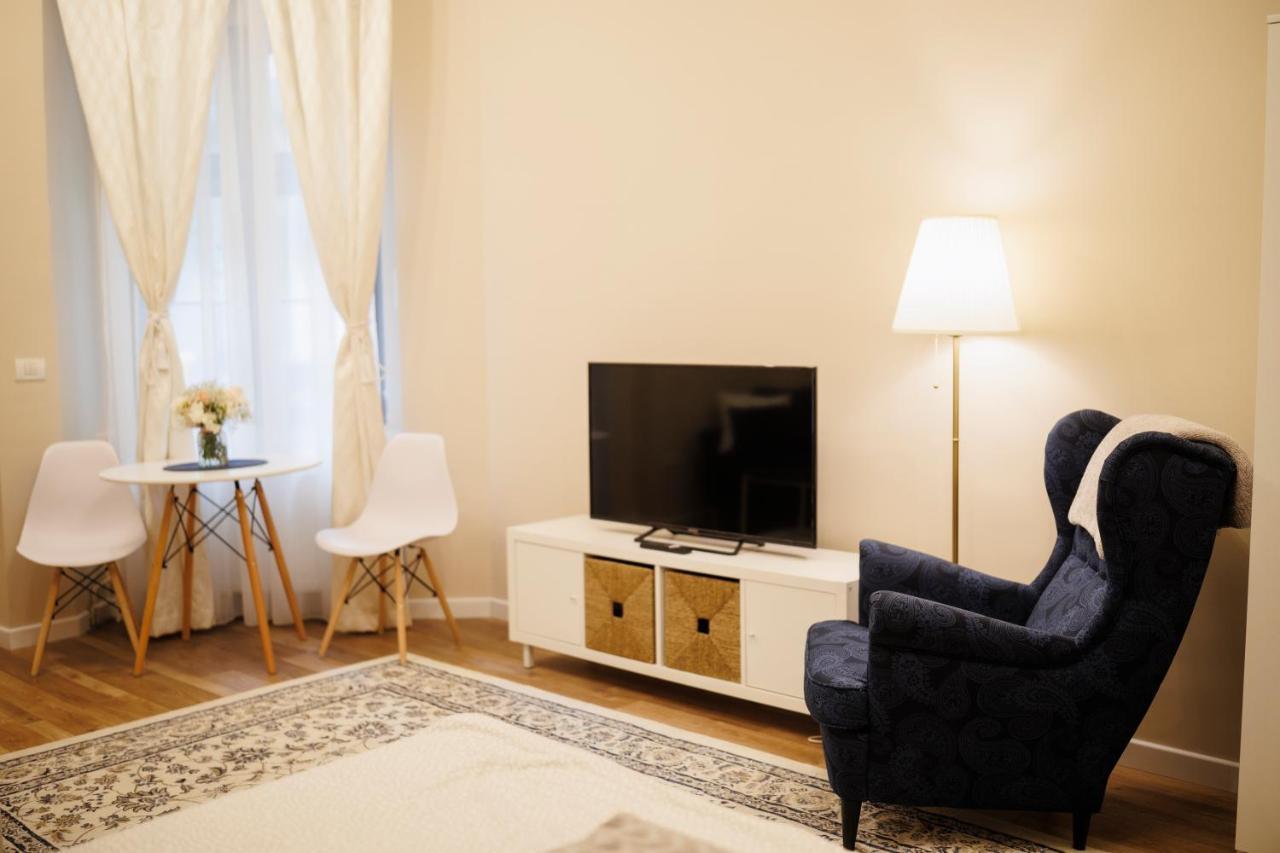 Jolie Flat In The Heart Of The City 蒂米什瓦拉 外观 照片