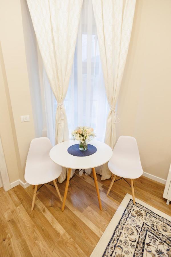 Jolie Flat In The Heart Of The City 蒂米什瓦拉 外观 照片